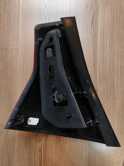 Dacia Sandero pravé zadné svetlo - 2