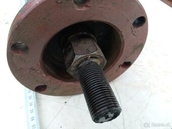 Hydraulický piest s prírubou - 2