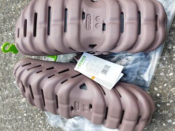 Crocs Echo Clog - 2