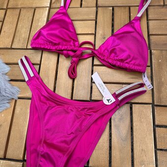 Victoria’s secret plavky s kamienkami, veľkosť M - 2