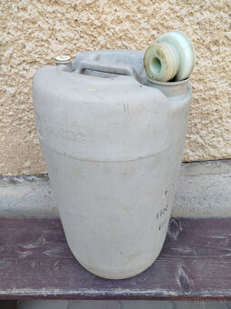 plastovy 60l sud - 2