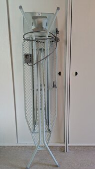 Žehliaca doska s elektrickou zástrčkou - 2