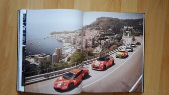 Gumball 3000 - 20 YEARS ON THE ROAD - (veľký formát) - 2