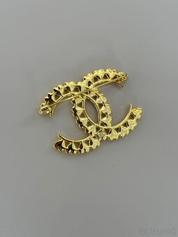 Chanel brosna - 2