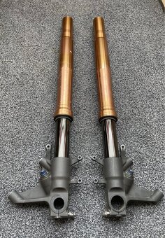 Predné tlmiče Suzuki GSX-R 1000 K7 K8 - 2