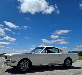 Ford Mustang Fastback - 2