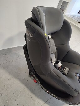 Predám autosedačku Britax-Romer DUALFIX 2 R 0-18 kg - 2