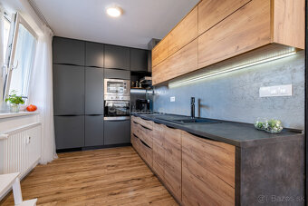 NA PREDAJ KOMPLETNE ZREKONŠTRUOVANÝ 2 IZBOVÝ BYT S BALKÓNOM - 2