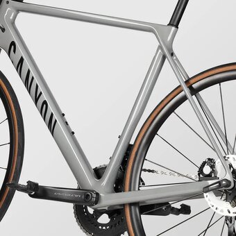 Canyon Ultimate CF SL 8 Disc Di2 - 2