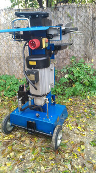Stiepacka na drevo Scheppach HL 810 8t 400 V - 2