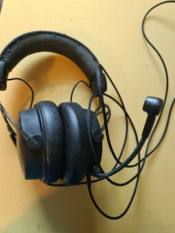 Predám slúchadlá spolu razer 2ks hyperx 1ks - 2