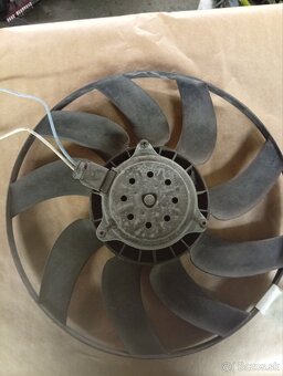 Predám ventilátor Audi A4 B8 2.0tdi 105kw - 2