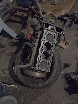 Blok motora BMW e46 m43b19 - 2