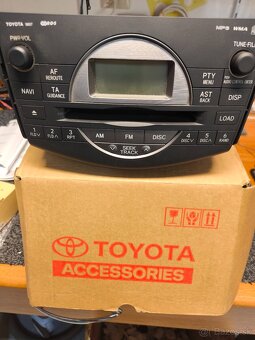 Autorádio originál Toyota - 2