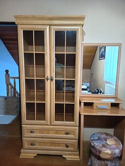 skriňa, toaletný stolík, taburetka - 2