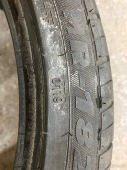 225/40 R18 - 2