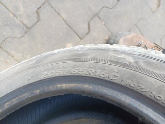 Pneu na vlecku r16. - 2