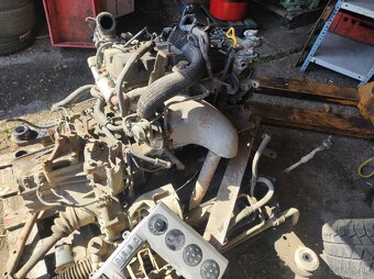 Motor Kia Carnival - 2