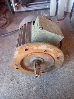 Elektromotor prírubový 1,1kw - 2