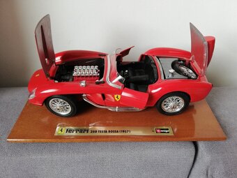 1:18 FERRARI 250 testarossa 1957  podstavec - 2