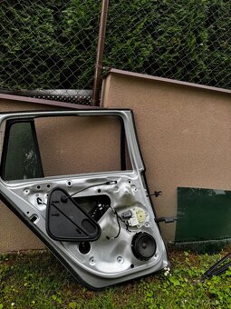 VW GOLF 7 combi ľavé zadné dvere KOMPLET - 2