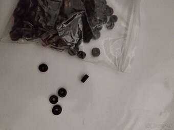 Šnúrky a korálky a prívesky - 2