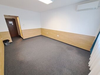 Prenájom kanc. (26 m2) s balkónom, Seberíniho, Ružinov - 2