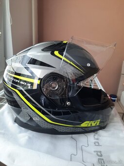 Prilba Givi - 2