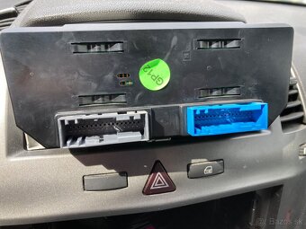 radio zafira - 2