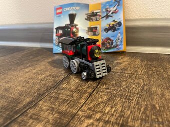 LEGO Creator 31015 – Emerald Express (3v1 vlak) - 2