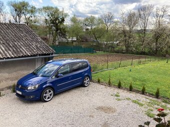 Volkswagen Touran 2.0 TDI DSG 2011 - 2