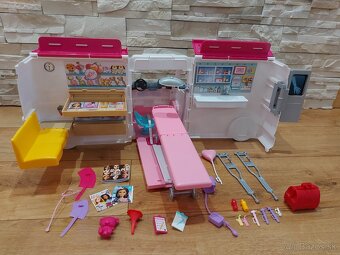Barbie sanitka - 2