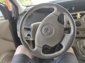 Renault Megane Scenic - 2