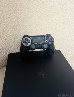 Predám hernú konzolu Sony PS4 Slim 500GB Veľmi Peknom Stave - 2