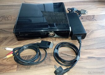 XBOX 360 SLIM + napájací zdroj (bez HDD a bez ovládača) - 2