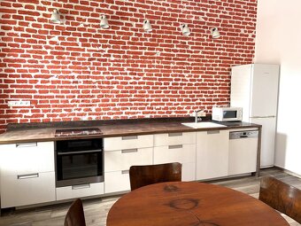 Na predaj staromestský 2-izb.byt, Nitra, priame centrum - 2