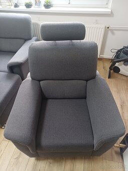 Kreslo + taburetka - 2