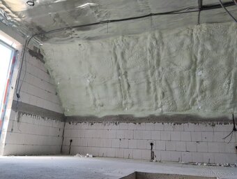 Striekaná izolácia Pur penou - 2