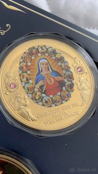 zberateľska sads pozlátených medailí s motívom Panny Márie - 2