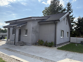 Znížená cena:  prerobený 5 + 1 izbový rodinný dom s priestra - 2