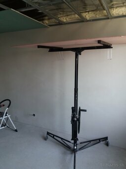 Predám Zdvihák sadrokartónových platní - 2