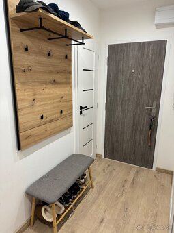 Vešiaková stena - 2