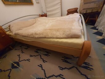 Predam manželskú posteľ s roštom. - 2