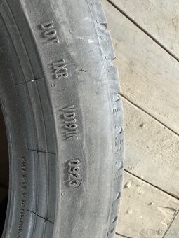 245/40R18 - 2