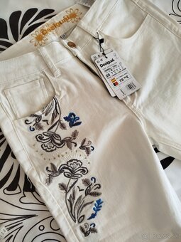 Biele džínsy Desigual - 2
