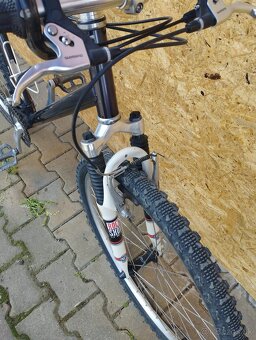 Trekingový pánsky bicykel s odlahčeným duralovým rámom - 2