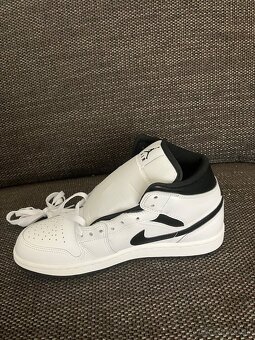 Panske tenisky NIKE AIR JORDAN MID - 2