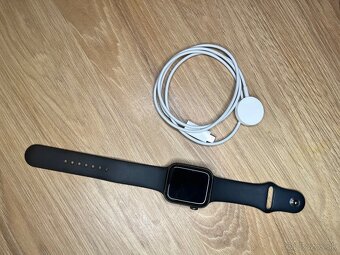 Apple watch SE (1. generácia) 44 mm - 2