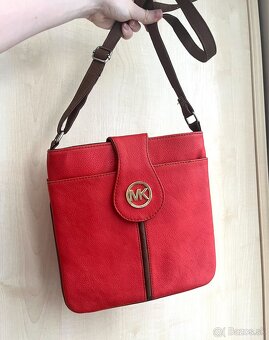 MK crossbody červená kabelka - 2