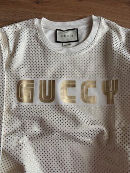 GUCCI - biela mikina so zlatými bodkami - 2